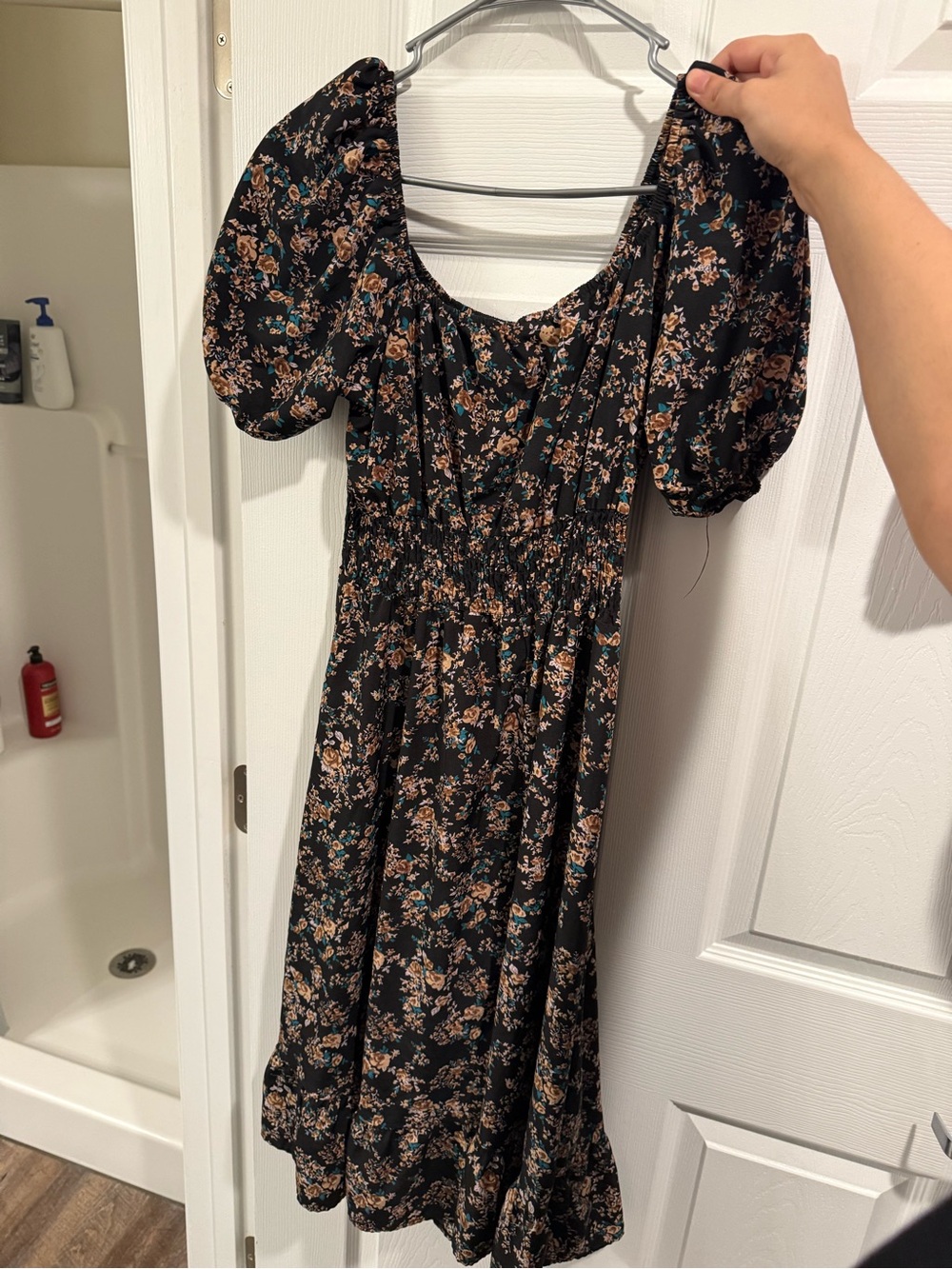 Women’s Black Floral Puff-Sleeve Midi Dress